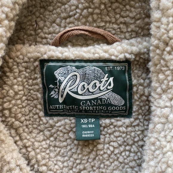 Roots Flannel Plaid Sherpa Jacket - Picture 4 of 9